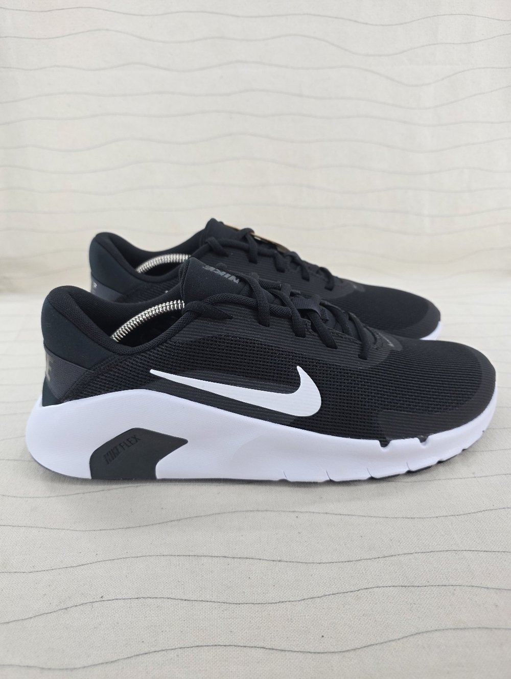 Nike Mens Flex Train Black White Gym Shoes Sneakers HV9972-003 Size 10 NEW